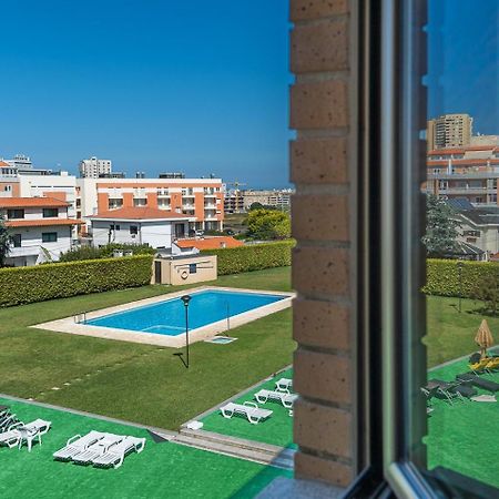 Guestready - Luxe Living By The Pool Apartment Povoa de Varzim Bagian luar foto